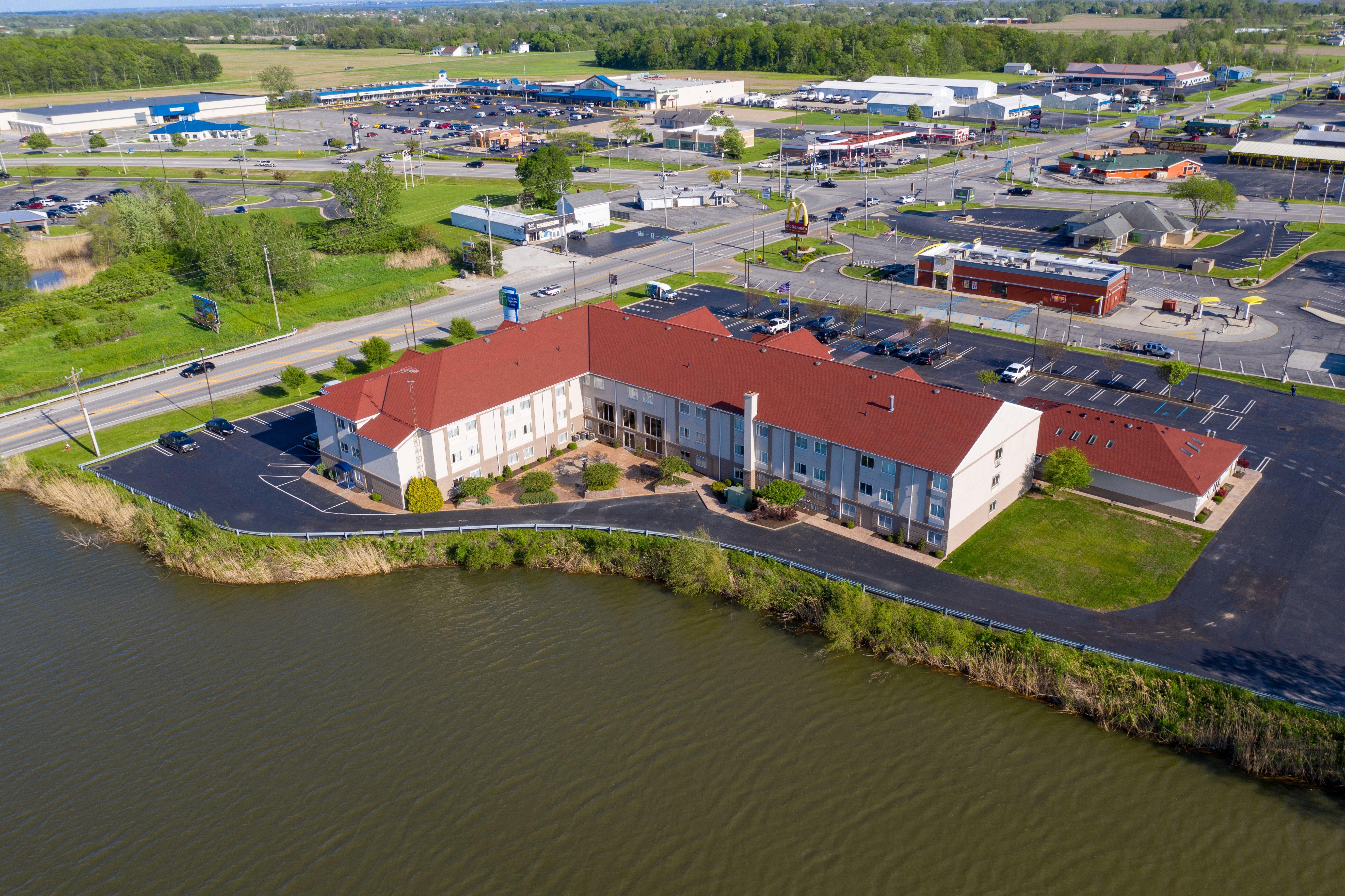 Holiday Inn Express Hotel & Suites Port Clinton-Catawba Island, An Ihg Hotel Exterior photo