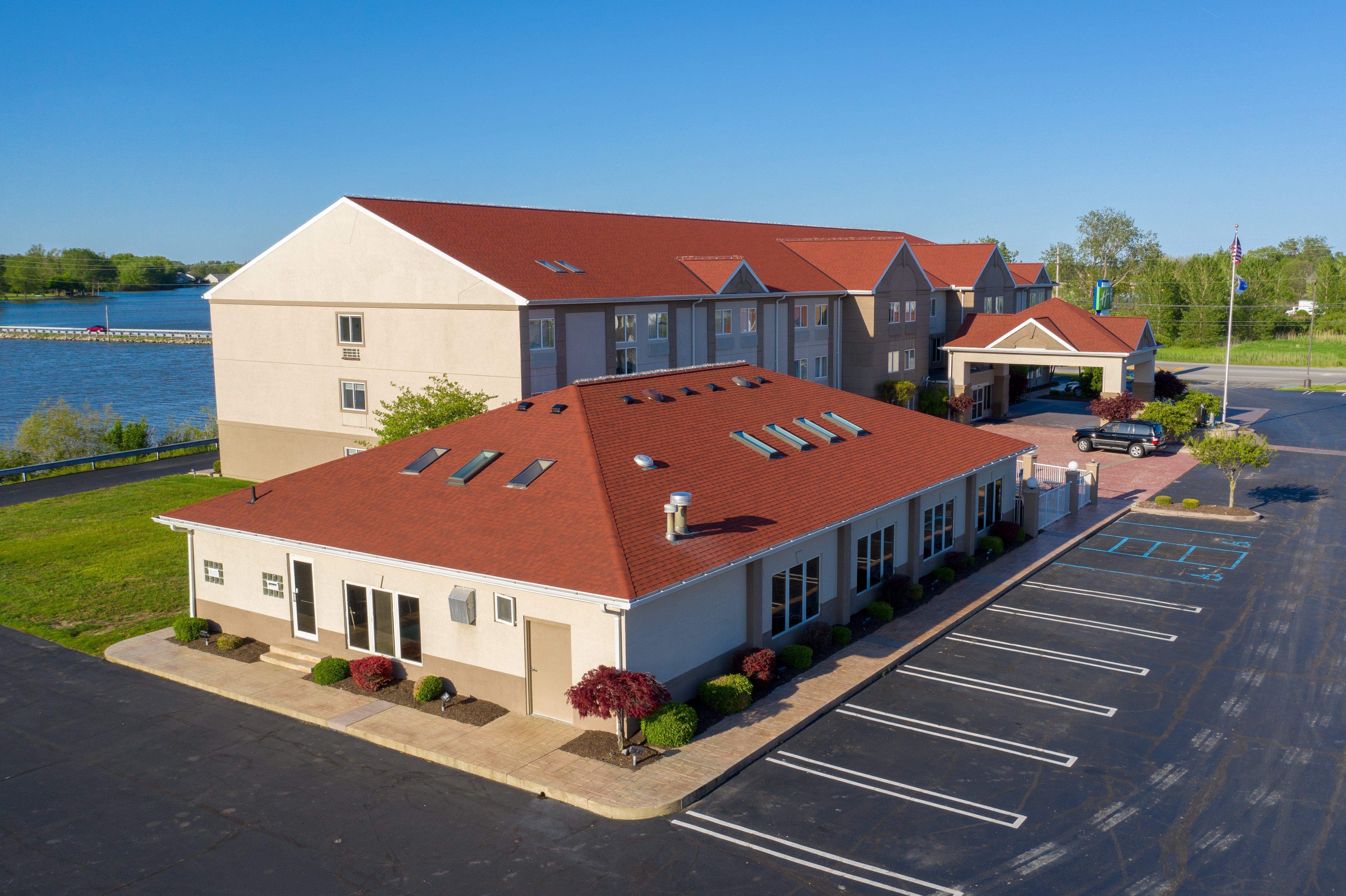 Holiday Inn Express Hotel & Suites Port Clinton-Catawba Island, An Ihg Hotel Exterior photo